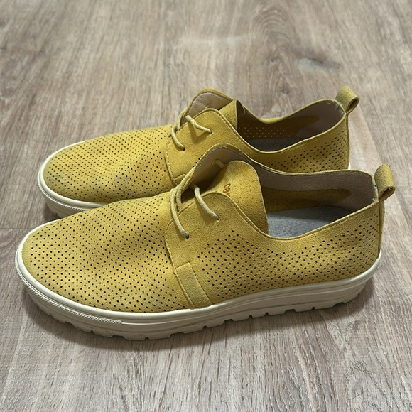 CAMILA’S | Yellow Runner Up Sneakers - Picture 5 of 7